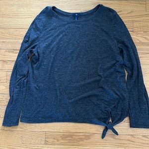 Woman’s Gap Grey Top
